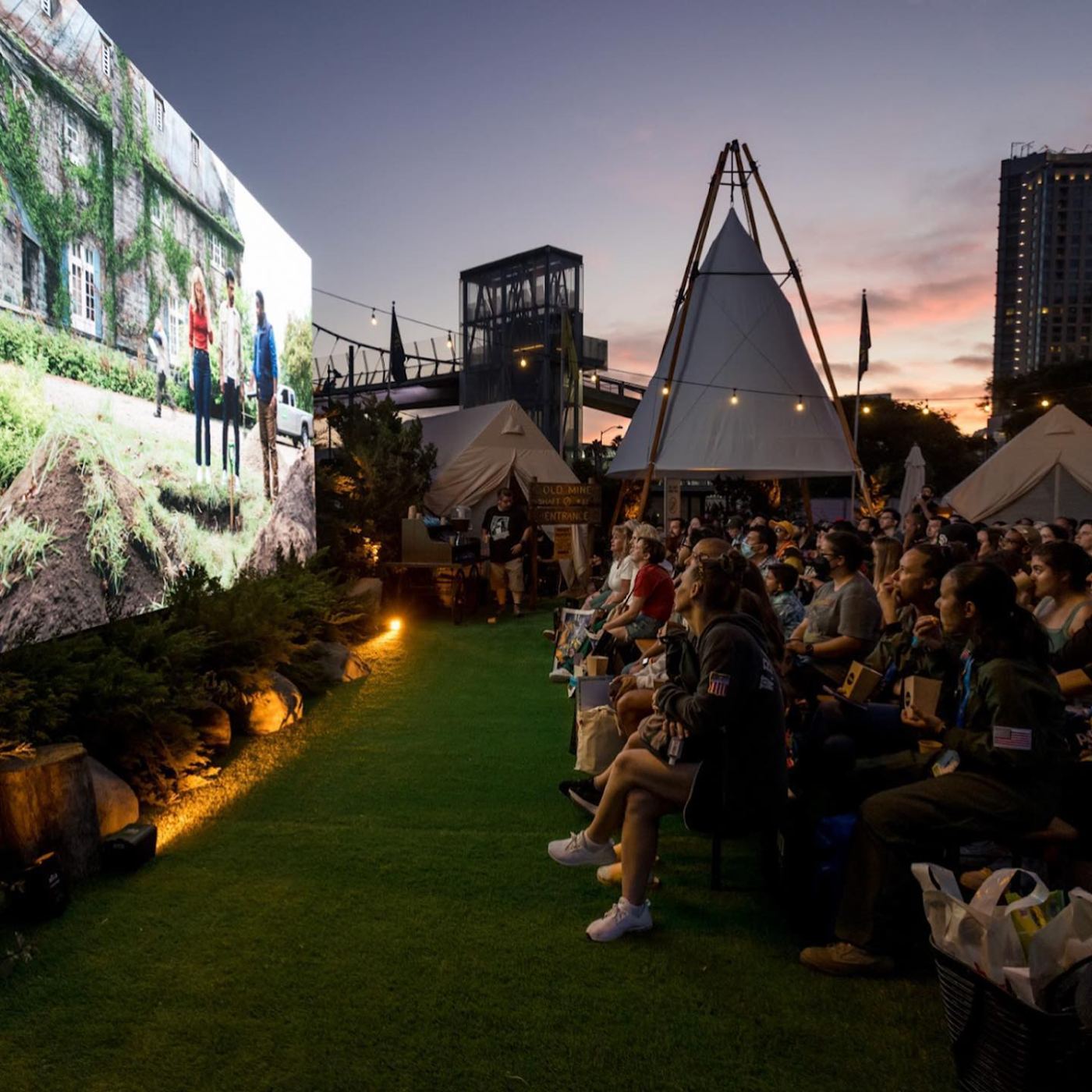 Outdoor screening of Ghosts at dusk at Pete's Friend Zone, San Diego Comic-Con